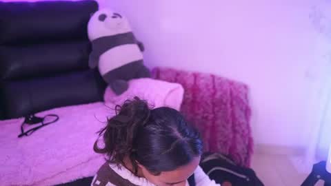 Snapshot of emily_jonexs_ chatting on 07.09.26 mily online show from 07.09.26