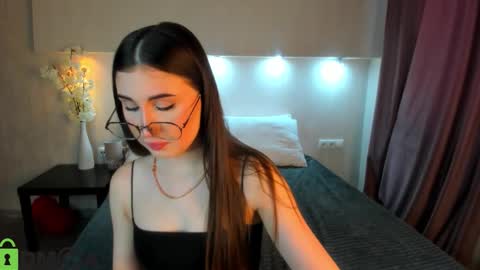 Snapshot of emily_lews chatting on 02.23.26 Emily online show from 02.23.26