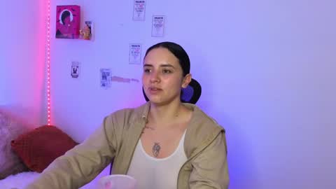 Snapshot of emily_lindey_ chatting on 04.21.26 Emily Lindey online show from 04.21.26