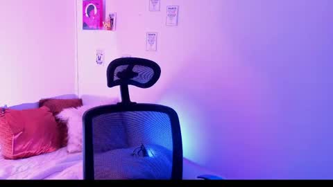Snapshot of emily_lindey_ chatting on 04.29.26 Emily Lindey online show from 04.29.26