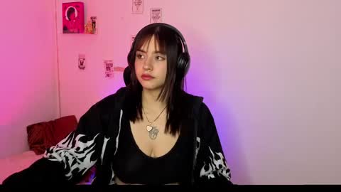 Snapshot of emily_lindey_ chatting on 04.30.26 Emily Lindey online show from 04.30.26