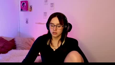 Snapshot of emily_lindey_ chatting on 05.07.26 Emily Lindey online show from 05.07.26