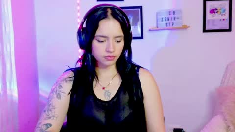 Snapshot of emily_lindey_ chatting on 06.07.26 Emily Lindey online show from 06.07.26