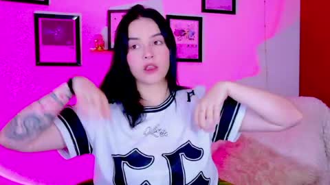 Snapshot of emily_lindey_ chatting on 07.16.26 Emily Lindey online show from 07.16.26