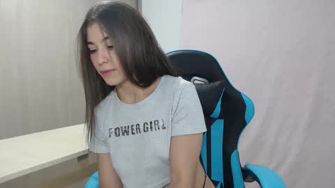Snapshot of emily_mikelhot chatting on 12.03.25 emily_mikelhot online show from 12.03.25