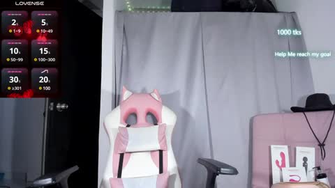 emily_palmeer online show from 01.28.25