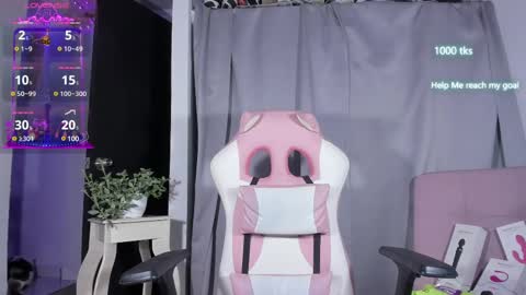 emily_palmeer online show from 02.26.25