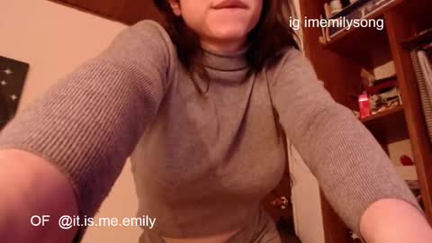 emily_pearl_ online show from 03.18.26