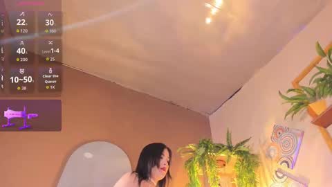 Snapshot of emily_reynaa chatting on 10.11.25 EMILY online show from 10.11.25