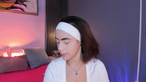 Snapshot of emily_roberts1 chatting on 12.23.25 Emily online show from 12.23.25