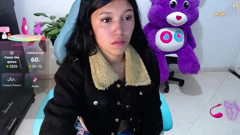 Snapshot of emily_rosse04 chatting on 04.02.26 online show from 04.02.26