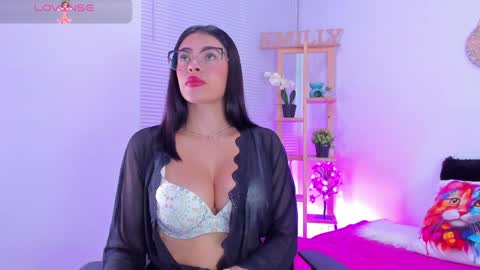 Snapshot of emily_sanderss1 chatting on 02.05.25 Emily online show from 02.05.25