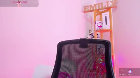Snapshot of emily_sanderss1 chatting on 03.12.25 Emily online show from 03.12.25