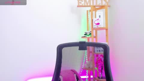 Snapshot of emily_sanderss1 chatting on 09.18.25 Emily online show from 09.18.25