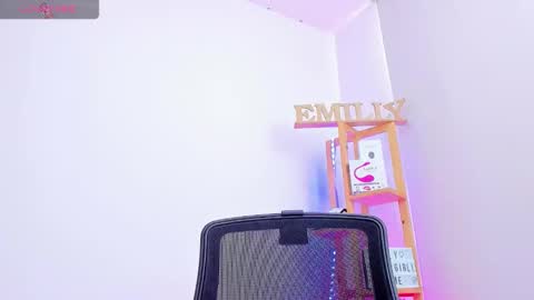 Snapshot of emily_sanderss1 chatting on 10.13.25 Emily online show from 10.13.25