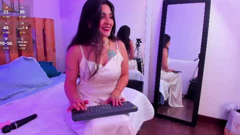 Snapshot of emily_sartre chatting on 07.06.26 Emilly online show from 07.06.26