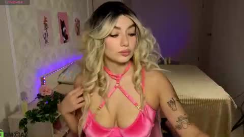 Snapshot of emily_tyler19 chatting on 06.18.26 Emily online show from 06.18.26