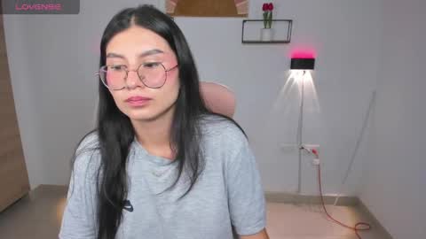 Snapshot of emily_villamil_ chatting on 05.05.26 Emi online show from 05.05.26