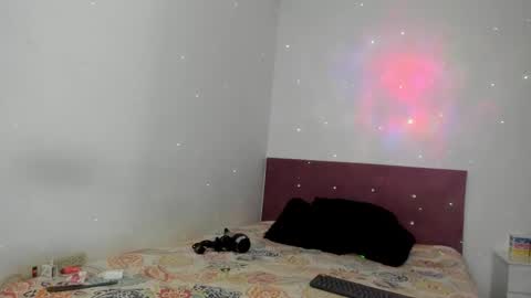 Snapshot of emily_white11 chatting on 12.18.25 Emily online show from 12.18.25