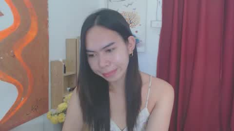 Snapshot of emily_xo143 chatting on 05.13.26 emily_xo143 online show from 05.13.26