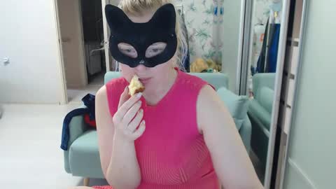 Snapshot of emily_york18 chatting on 04.28.26 Emily online show from 04.28.26