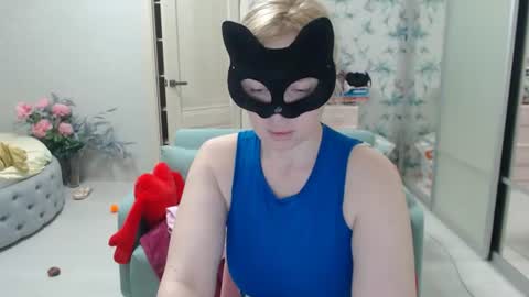 Snapshot of emily_york18 chatting on 06.10.26 Emily online show from 06.10.26