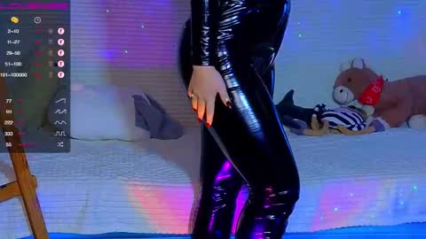 artist Emily online show from 02.01.25