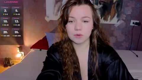 Snapshot of emilyart_ chatting on 07.01.26 artist Emily online show from 07.01.26