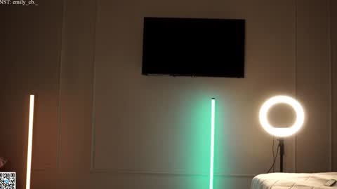 Snapshot of emilybatee chatting on 12.06.24 emilybatee online show from 12.06.24