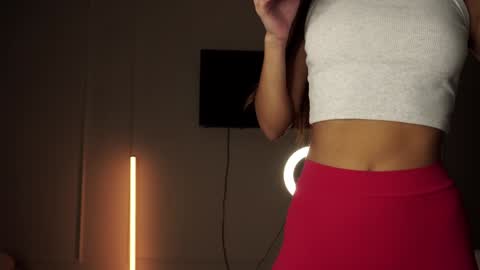 Snapshot of emilybatee chatting on 12.11.24 emilybatee online show from 12.11.24