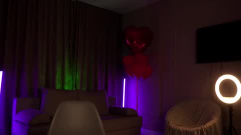 Snapshot of emilybatee chatting on 02.27.25 emilybatee online show from 02.27.25