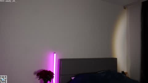 Snapshot of emilybatee chatting on 09.26.25 emilybatee online show from 09.26.25