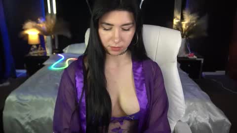 Emy online show from 11.22.25