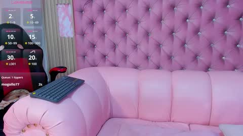 Emily online show from 12.04.25