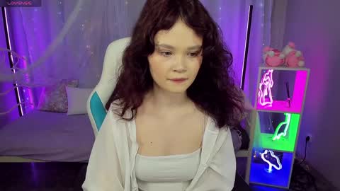 Snapshot of emilychaves chatting on 05.24.26 Emilyhaves online show from 05.24.26