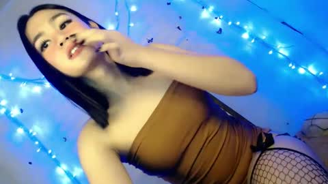 Snapshot of emilyfuckers chatting on 01.15.25 ariane online show from 01.15.25