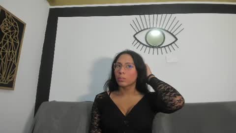 Snapshot of emilygomezz chatting on 06.10.26 Emily online show from 06.10.26