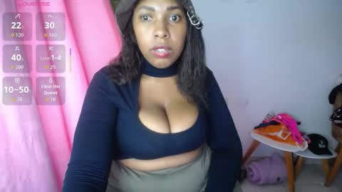 Snapshot of emilyhines__ chatting on 09.16.25 Emilyhines online show from 09.16.25