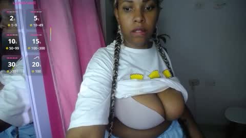 Snapshot of emilyhines__ chatting on 10.08.25 Emilyhines online show from 10.08.25