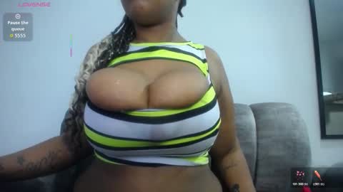 Snapshot of emilyhines__ chatting on 01.16.26 Emilyhines online show from 01.16.26