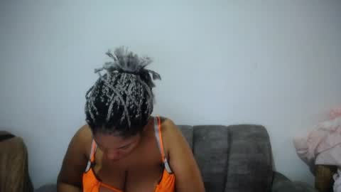 Snapshot of emilyhines__ chatting on 06.05.26 Emilyhines online show from 06.05.26