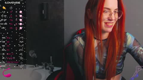 Snapshot of emilykents chatting on 12.11.24 EmilyKents online show from 12.11.24
