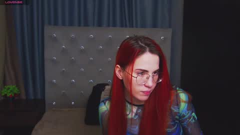 Snapshot of emilykents chatting on 12.16.24 EmilyKents online show from 12.16.24