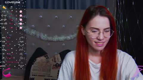 Snapshot of emilykents chatting on 01.06.25 EmilyKents online show from 01.06.25