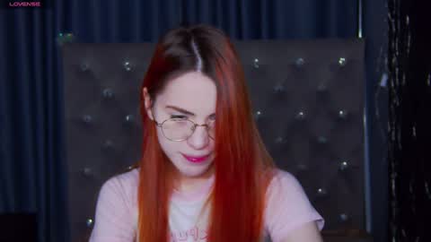 Snapshot of emilykents chatting on 02.09.25 EmilyKents online show from 02.09.25