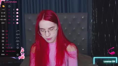 Snapshot of emilykents chatting on 09.15.25 EmilyKents online show from 09.15.25