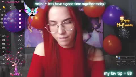 Snapshot of emilykents chatting on 10.16.25 EmilyKents online show from 10.16.25