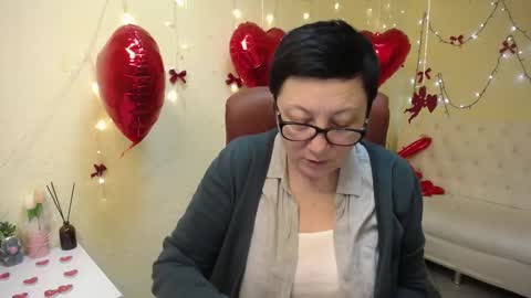 Snapshot of emilyl0vee chatting on 02.05.26 Emily online show from 02.05.26