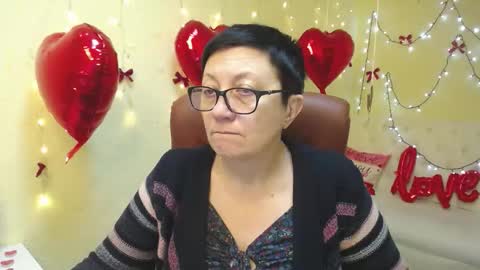 Snapshot of emilyl0vee chatting on 02.06.26 Emily online show from 02.06.26