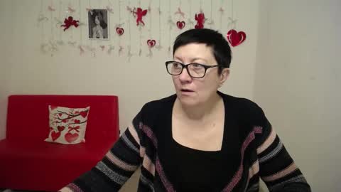 Snapshot of emilyl0vee chatting on 02.09.26 Emily online show from 02.09.26